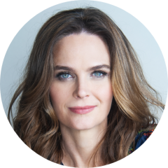 Bio photo for Emily Deschanel.